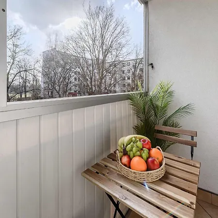 Wola Flat Near Center Апартаменти *