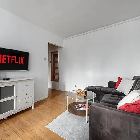 Wola Flat Near Center Апартаменти Варшава