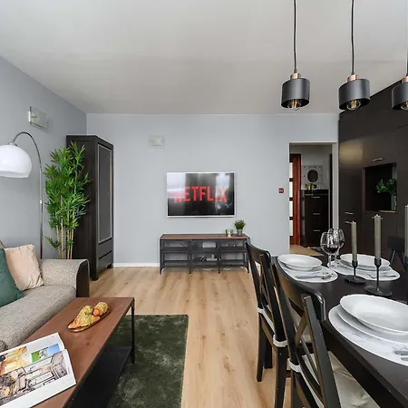 Апартаменти Wola Flat Near Center *