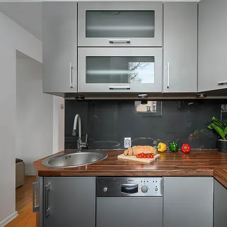 Wola Flat Near Center Варшава