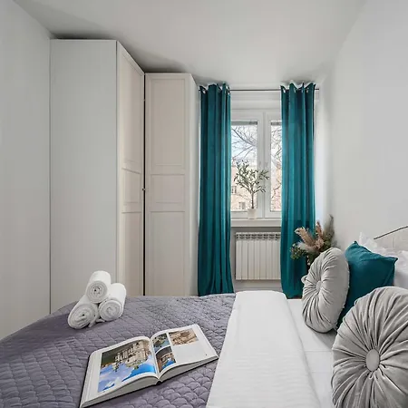 Апартаменти Wola Flat Near Center