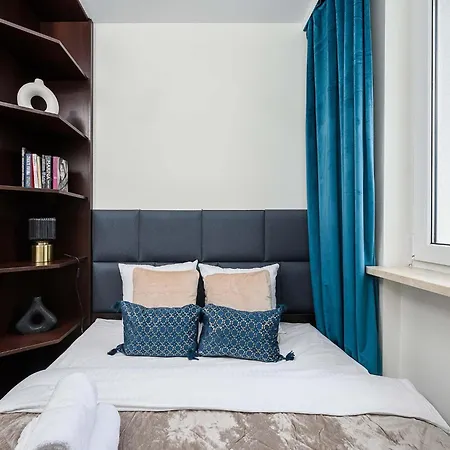 Апартаменти Wola Flat Near Center *