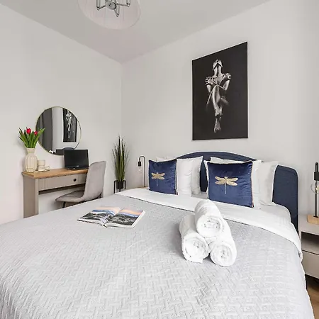 Апартаменти Wola Flat Near Center Варшава