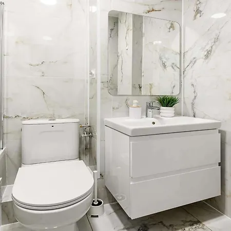 Wola Flat Near Center Апартаменти *