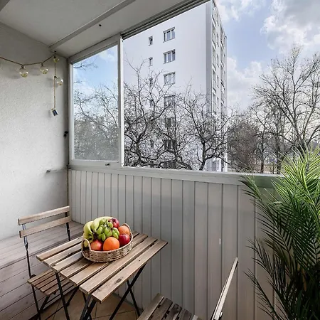 Апартаменти Wola Flat Near Center Варшава