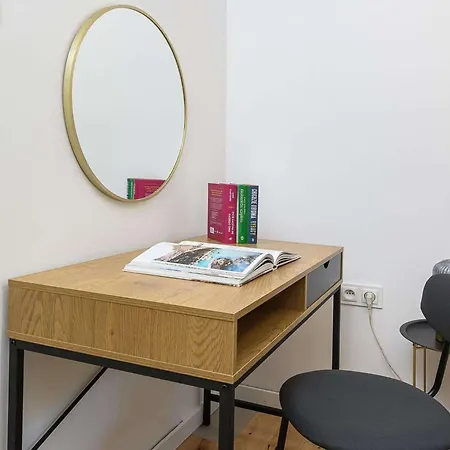 Wola Flat Near Center Апартаменти Варшава