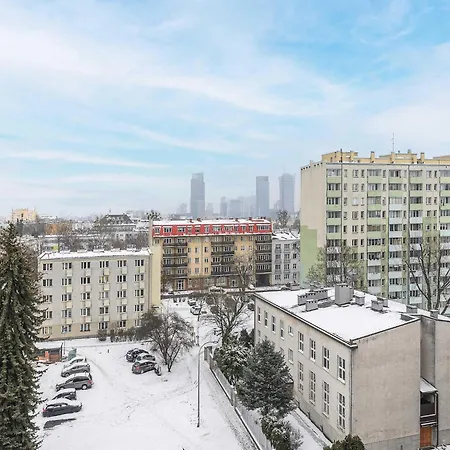 Wola Flat Near Center Апартаменти Варшава